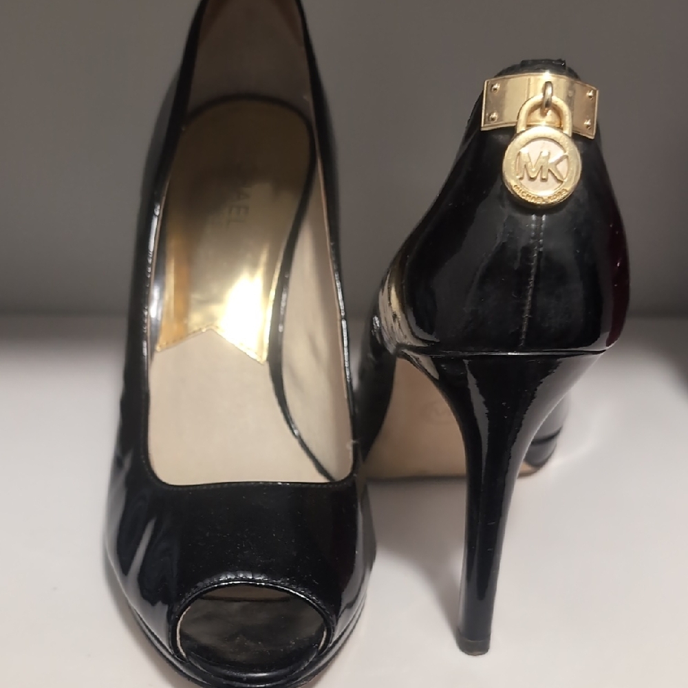 Michael Kors Glossy Black Peep Toe Heels - Picture 1 of 2